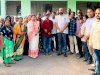 सड़क की समस्या को लेकर उपजिलापाल के पास गए लोग