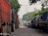 ट्रक पार्किंग स्थल में तब्दील होता राष्ट्रीय राजमार्ग 149