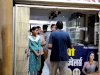 दो महिला कर्मचारी से लाखों के आभूषण की लूट 