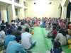 थानेदार ने लोगों के साथ धरा पर बैठकर लोगों को किया जागरूक