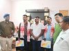 घायलों को मदद करने वाले को विधायक ने किया सम्मानित