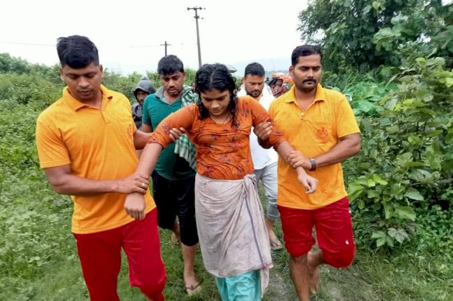 नदी में कूद कर आत्महत्या की कोशिश