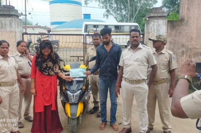 ब्राउनसुगर के साथ एक महिला व पुरुष धराए