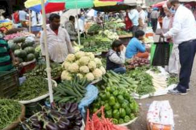 खाद्यान्न की कीमतों में बढ़ोतरी से आमजनता का बजट गड़बडा़या