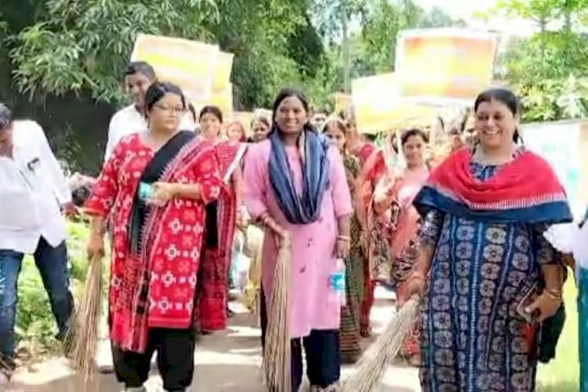 स्वच्छ व सामाजिक सचेतना शोभायात्रा