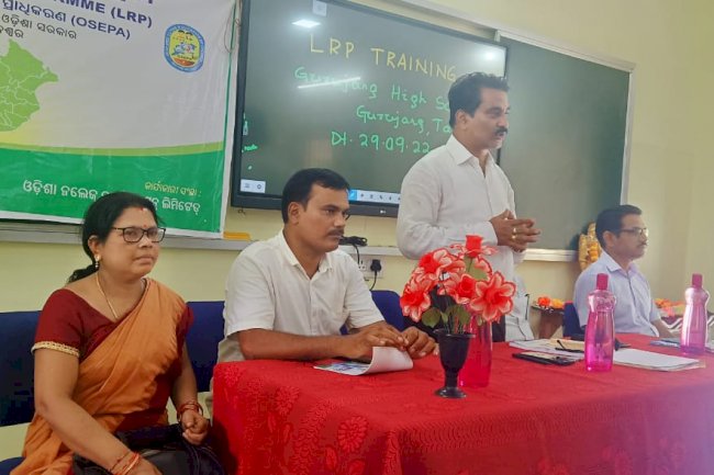 गैर सरकारी संगठनों द्वारा एलआरपी प्रशिक्षण: शिक्षकों में बढ़ रहा असंतोष।