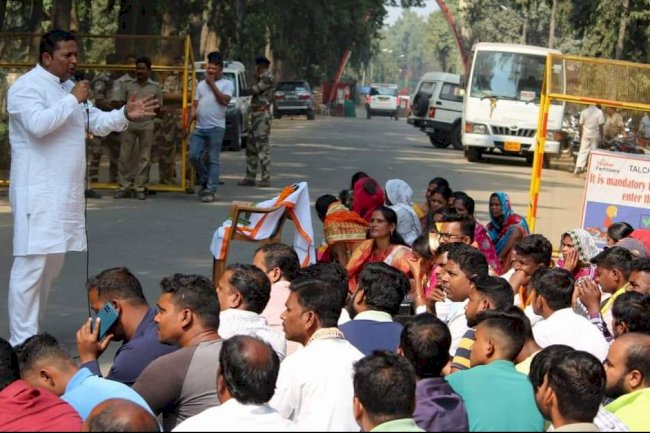 उर्वरक कारखाना में स्थानीय बेरोजगारो को नियुक्ति की माँग 