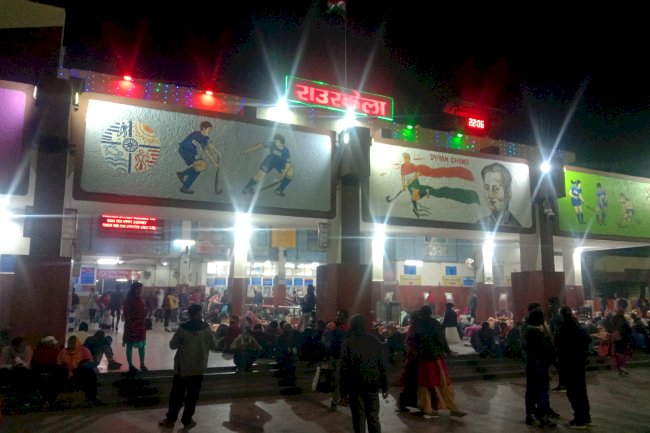 रेलवे स्टेशन में उच्चश्रेणी निशुल्क प्रतीक्षालय व्यवस्था खत्म  