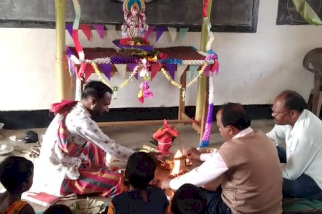 विद्यालयो में गणतंत्र दिवस के साथ माँ सरस्वती देवी की पूजा की गई 