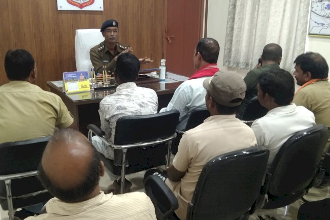 दुर्घटना रोकने के लिए आटोचालको के साथ यातायात विभाग की बैठक 