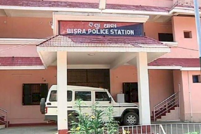 बिक्षिप्त महिला को बच्चा चोर बताकर कर दी पिटाई