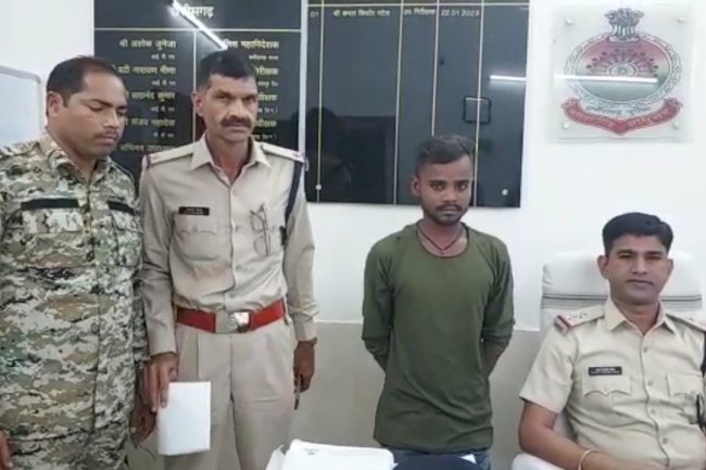 स्कूल परिसर में नशाखोरी एवं अड्डा बाजी से क्षुब्ध प्रधानाध्यापक ने की पुलिस से शिकायत 