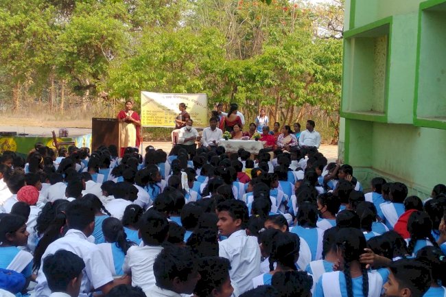 जीवन कौशल प्रशिक्षण से लाभान्वित हुए छात्र 