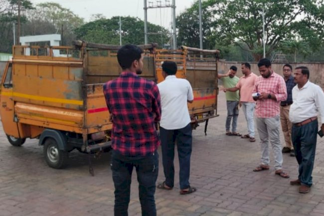 फर्जी नंबर प्लेट लगी आटो रिक्शा जब्त
