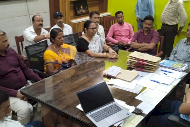 हल्की आंधी में गिरी 30 फिट की प्रतिमा उच्च स्तरीय जांच की मांग 