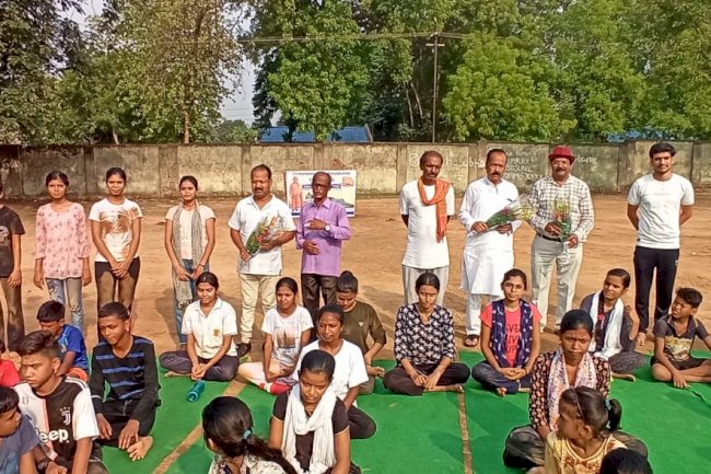 विवेकानंद केंद्र कन्या कुमारी में योग दिवस पालन 