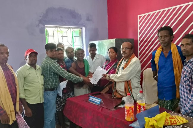गरीबों को मिलने वाली सरकारी पक्का घर में अनियमितता का आरोप 