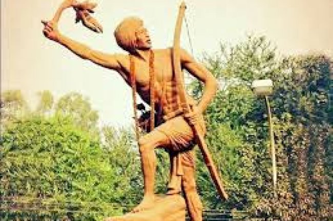 धूम धाम से मनाई गई बिरसामुंडा़ जयंती 