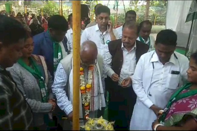 स्थापना दिवस पर दो गुटों में बटी बीजद 