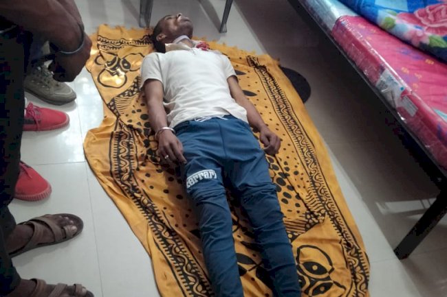 ट्रेलर की चपेट में आने से बाइक सवार युवक की मौत