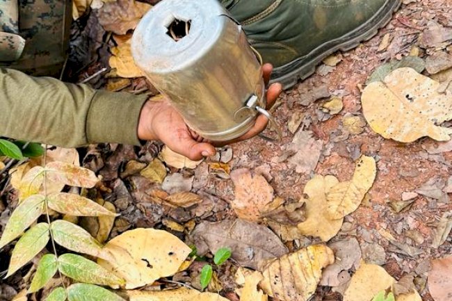 सुरक्षा बलों ने नक्सलियों के बंकर को किया ध्वस्त 