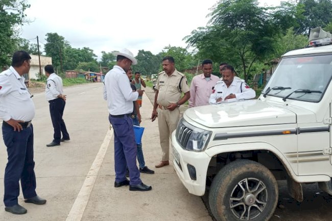सरगुजा पुलिस ने 88 वाहन चालको से 55750 समन शुल्क वसूले 