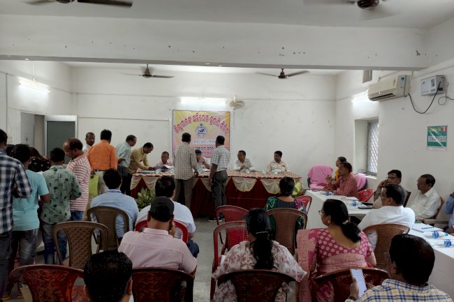 सबडेगा प्रखंड परिसर में संयुक्त लोक शिकायत सुनवाई आयोजित