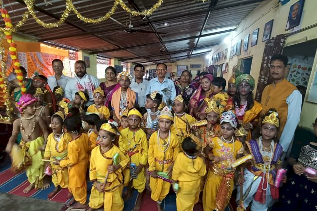 सरस्वती शिशु मंदिर में धूमधाम से मनाई गई जन्माष्टमी 