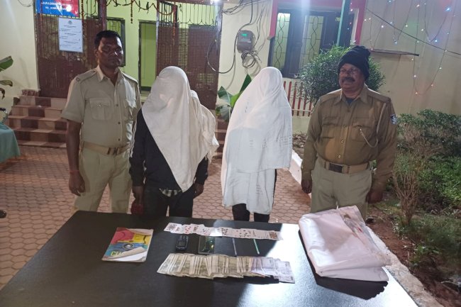 कोइडा़ में दो जुआडी़ गिरफ्तार 