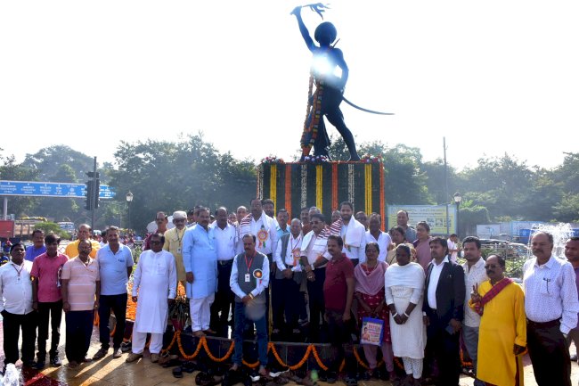 राउरकेला में धूमधाम से मनाई गई बीर बीरसा मुंडा़ जयंती 