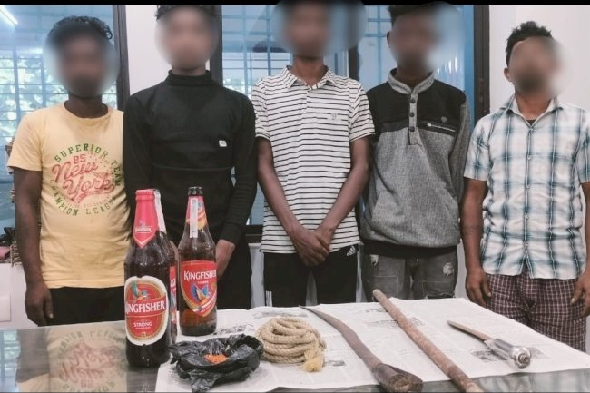 डकैती डालने की तैयारी करते पाँच गिरफ्तार 