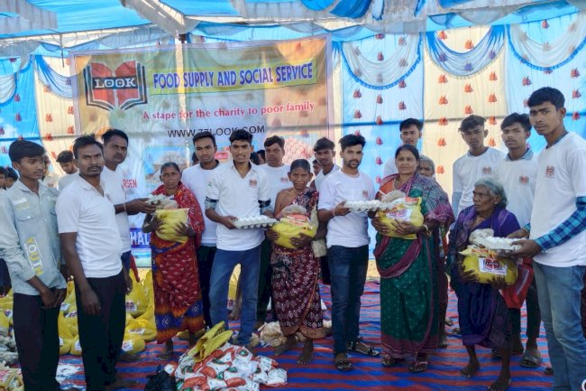 लुक कंपनी की ओर से बृद्धाओं और बिधवाओं को खाद्य सामग्री वंटन 