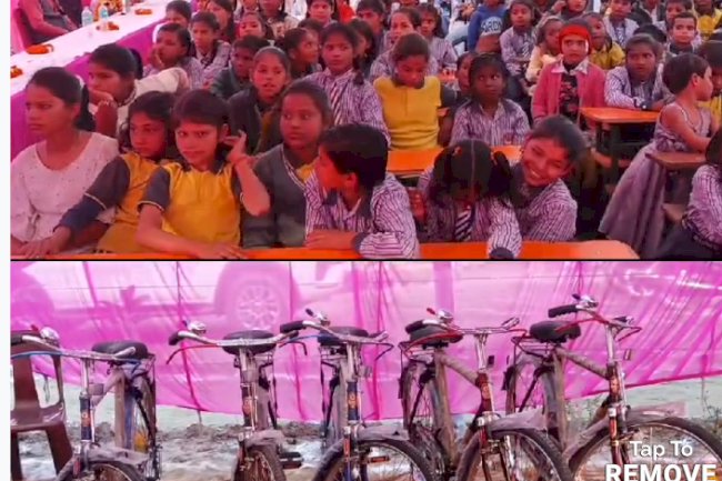 समाजसेवी सुरेश यादव ने मेधावी छात्र छात्राओं को बांटे साइकिल   