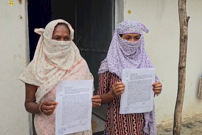 कालेज प्रबंधन के द्वारा छात्रा को जबरन धर्मांतरण करने को लेकर बवाल