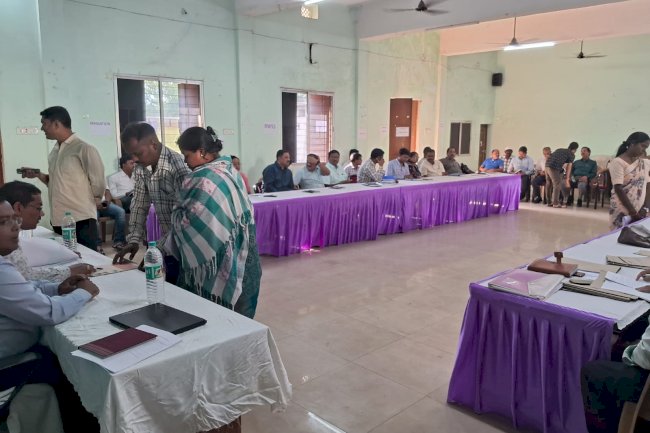 कुतरा ब्लॉक परिसर में संयुक्त लोक शिकायत सुनवाई आयोजित