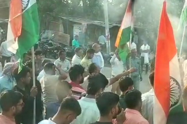 कश्मीर के पहलगाम में हुए आतंकवादी हमले से देश में आक्रोश का माहौल 