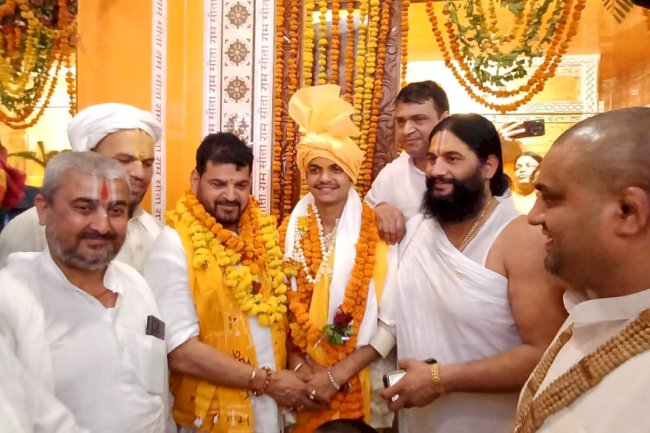 महंत रामदासजी को सौपीं गई बाल्मीकी आश्रम का दायित्व 