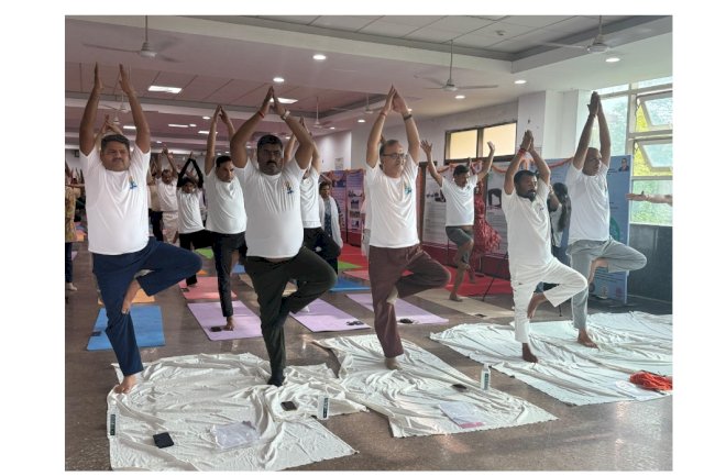लखनऊ के बिरसा मुंडा प्रेक्षागृह में मनाया गया 11 वां अंतर्राष्ट्रीय योग दिवस