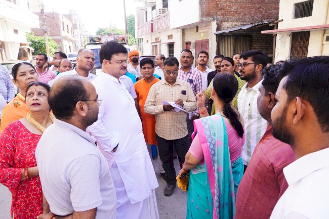 अयोध्या के विभिन्न अंचलों में जल निकासी व अन्य समस्याओं से जूझ रही है जनता 