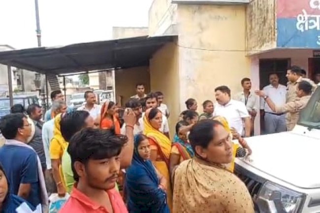 बाग बीजेशी के पीड़ित दलितों ने अधिकारियों से की मुलाकात 