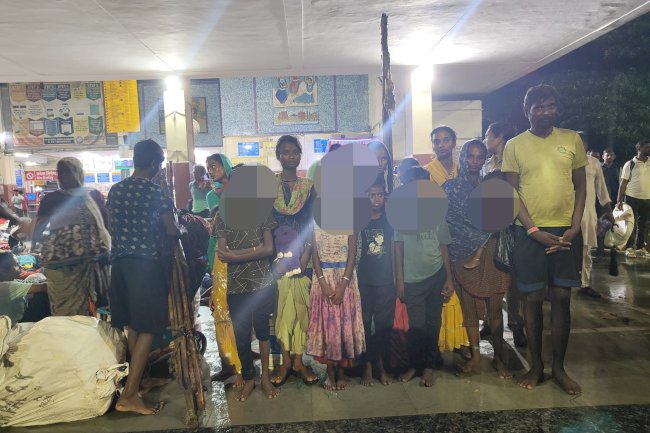 खिलौने बेचने की आड़ में लूट व चोरी के मौके तलाशने वाले गिरोह को पुलिस ने शहर से बाहर किया 