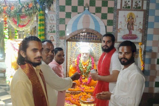 महंत सुरेंद्र दास की चौथी पुण्यतिथि पर भव्य भंडारे का आयोजन 