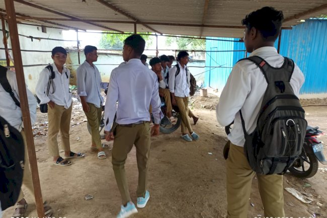 छात्र-छात्राओं के साथ अमानवीय व्यवहार