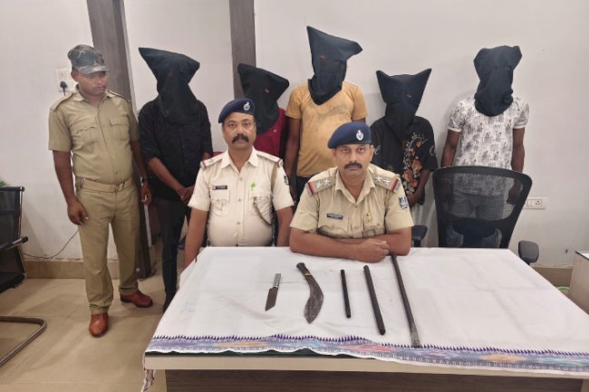 लूट करने से पहले योजना बनाते चार गिरफ्तार 