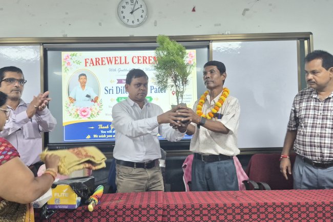 पुस्तकालय परिचालक की विदाई