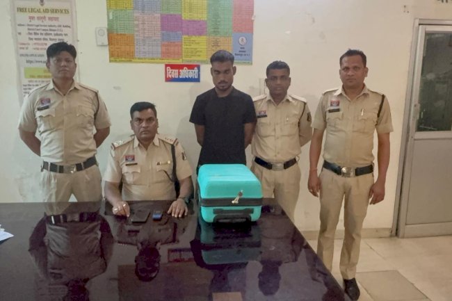 नशे के सौदागरों पर पुलिस का शिंकजा 6 किलो से ज्यादा गांजा के साथ तस्कर गिरफ्तार