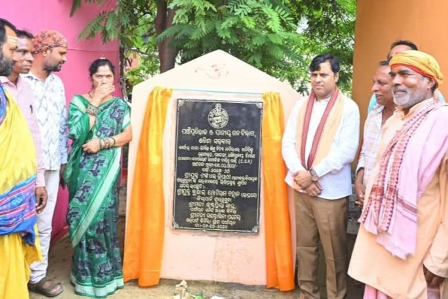 विधायक द्वारा दो योजनाओं का शिलान्यास 