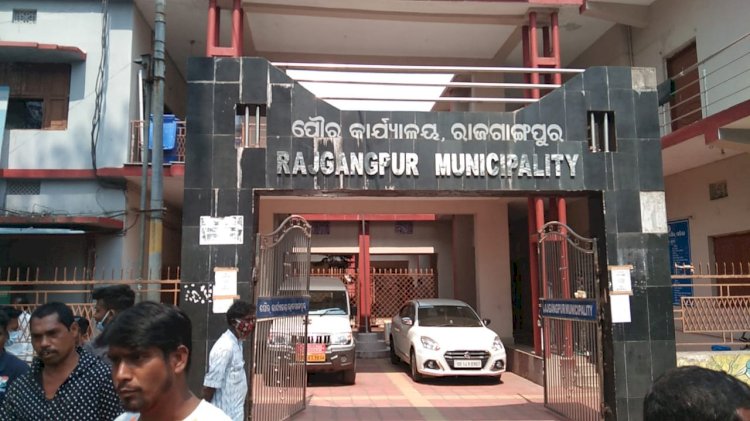 राजगांगपुर में जनता की पसंद बना निर्दलीय उम्मीदवार
