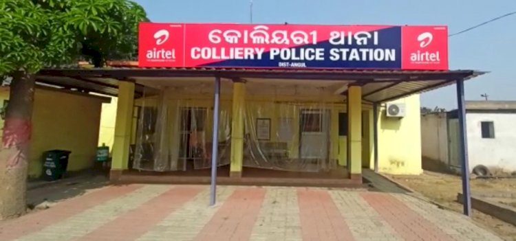 खड़ी मोटरसाइकिल से तीन लाख चोरी
