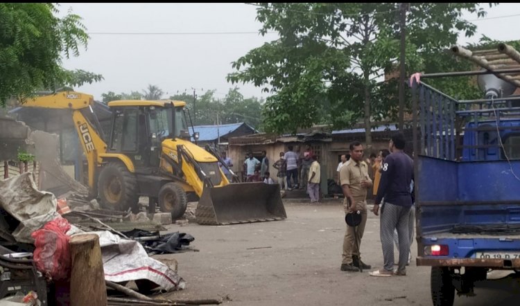 सरकारी जमीन से अतिक्रमण हटाने की कार्यवाही शुरु 